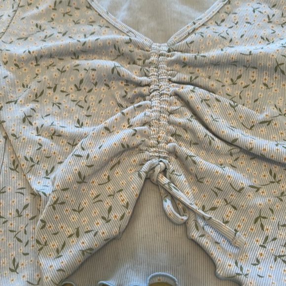 Flowered crop top - Picture 5 of 11